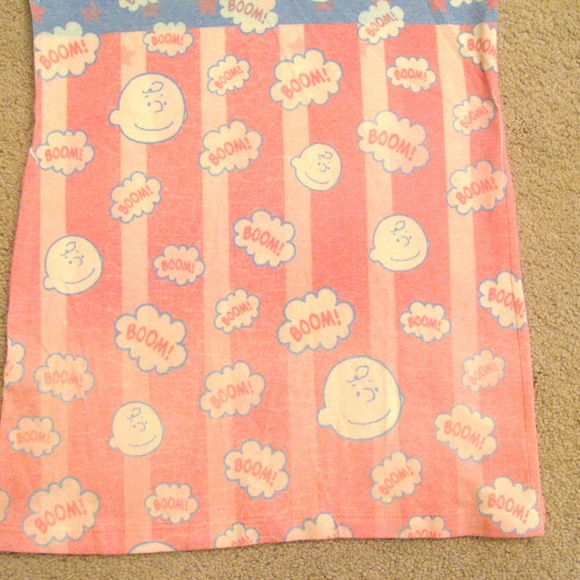 Peanuts Charlie Brown Graphic Tee NEW Womens Size XS Extra Small Blue Pink - Picture 5 of 5